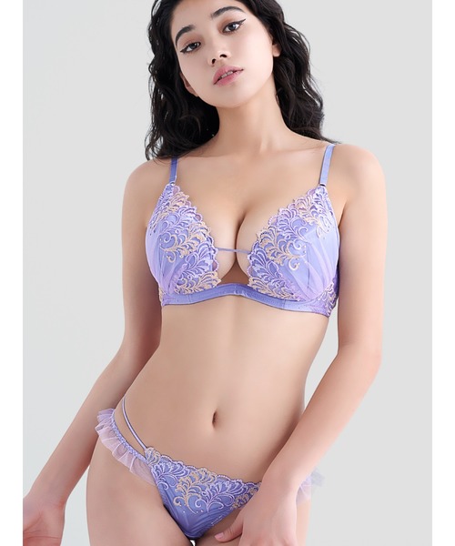 Ravijour（ラヴィジュール）の「ラメウィング フリル ショーツ