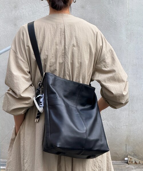 本革》スムースレザーショルダーBag（ショルダーバッグ）｜BEARDSLEY