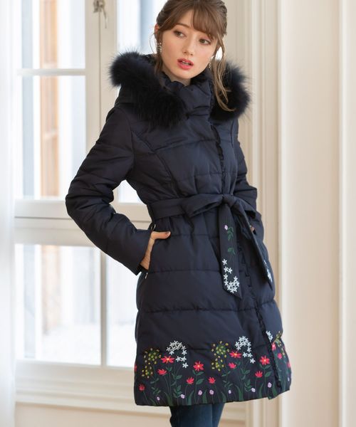 tocco closet（トッコ クローゼット）の「彩色フラワー刺繍入りダウン