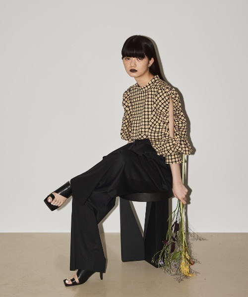 TODAYFUL（トゥデイフル）の「オープンショルダージャガードブラウス