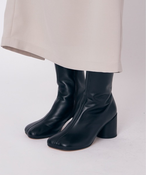 MM6 Maison Margiela（ｴﾑｴﾑｼｯｸｽ ﾒｿﾞﾝ ﾏﾙｼﾞｪﾗ）の「MM6 WOMAN ANKLE