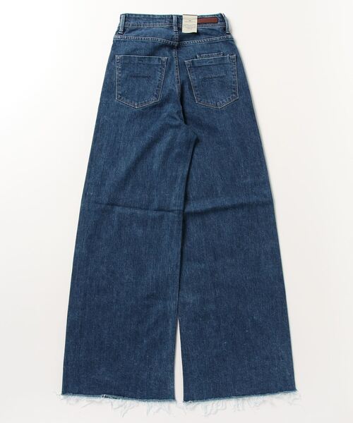 YANUK（ヤヌーク）の「YANUK ワイドフレア カットオフアメリカンブルー