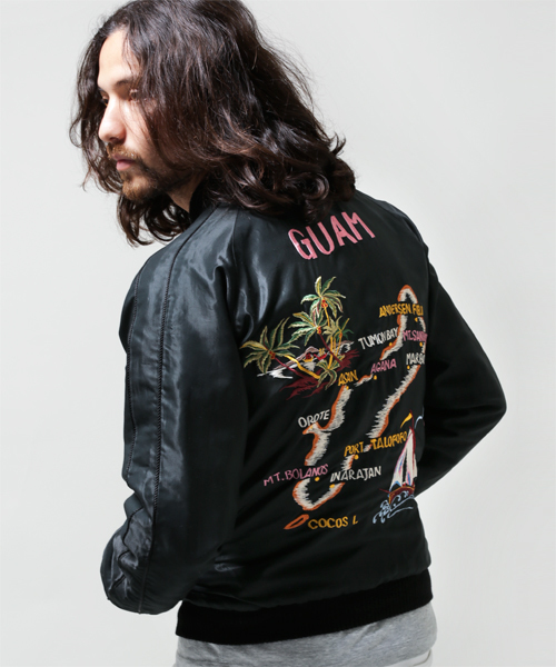 NANO universe（ナノユニバース）の「リバーシブルスカジャン