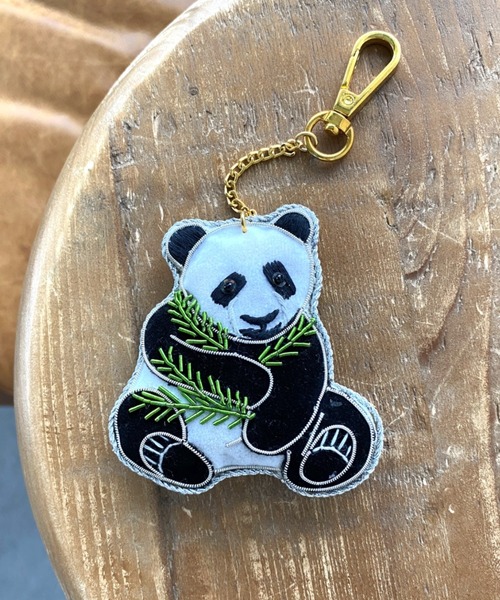 Three Four Time（ｽﾘｰﾌｫｰﾀｲﾑ）の「アニマル刺繍キーホルダー