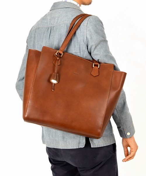 SHIPS（シップス）の「【SHIPS別注】Boldrini Selleria: レザー トート