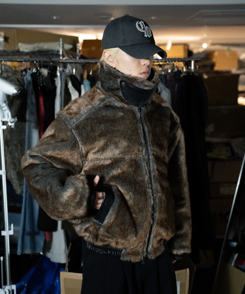 Camphor wood（カンファーウッド）の「leather/fur faux reversible