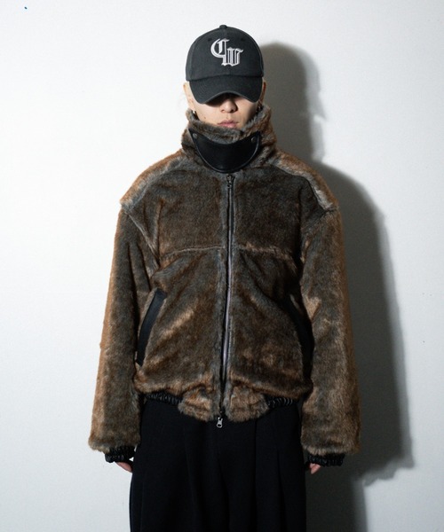 Camphor wood（カンファーウッド）の「leather/fur faux reversible