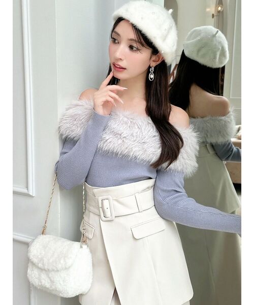 RESEXXY（リゼクシー）の「フェイクファーオフショルニットトップス