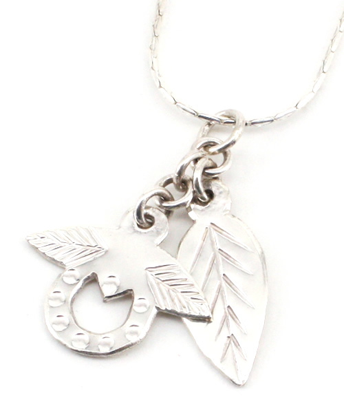 fennica（フェニカ）の「＜Unisex＞金細工またよし / 房ネックレス(小