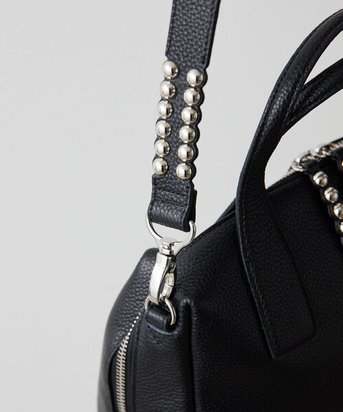本革/ショルダー付き》スタッズボストンバッグ（ボストンバッグ）｜ear