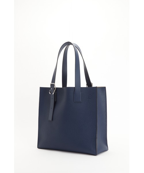 LOEWE（ロエベ）の「バックルトート (ソフトグレインカーフ)（トート