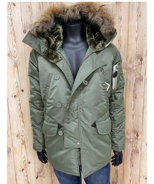 AVIREX（アヴィレックス）の「リアルファー N-3B コマーシャル