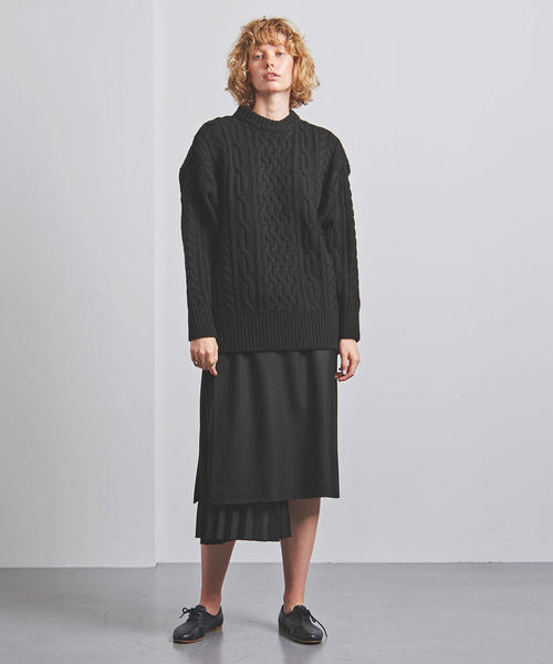 HYKE（ハイク）の「＜HYKE（ハイク）＞ アシンメトリー プリーツ