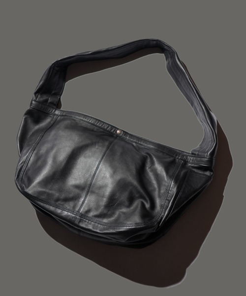 bukht / ブフト LEATHER NEWS PAPER BAG MEDIUM レザー ニュース
