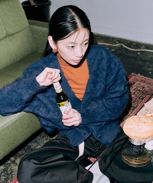 CREDONA（クレドナ）の「コード刺繍バックロゴカーデ（カーディガン