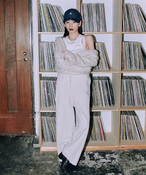 CREDONA（クレドナ）の「コード刺繍バックロゴカーデ（カーディガン