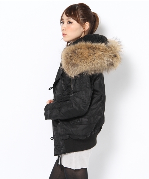 goa（ゴア）の「ラクーンファー付 N-2B（ミリタリージャケット）」 - WEAR