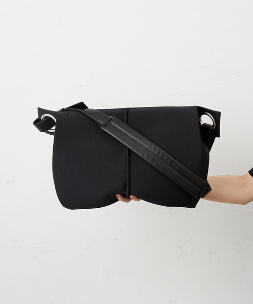 ear PAPILLONNER（イアパピヨネ）の「【Giulio Guerra（ジュリオ