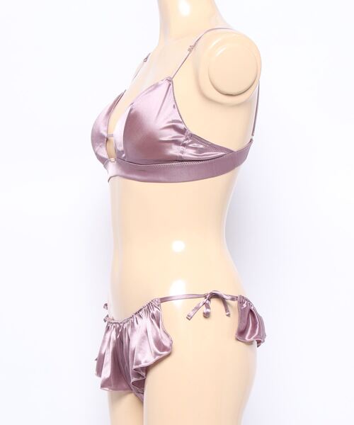 Ravijour（ラヴィジュール）の「グレースサテン ブラTバックセット