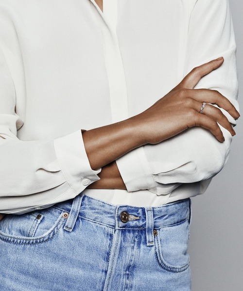 PANDORA（パンドラ）の「スパークリング デイジー フラワー クラウン