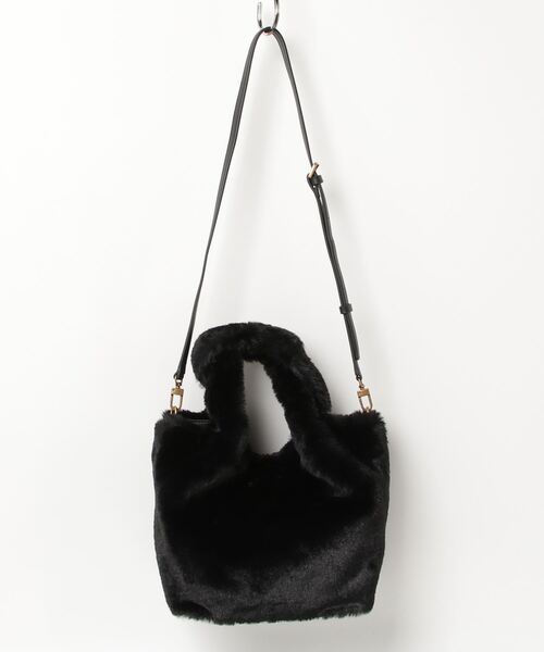 SAMIA Faux-Fur Small Tote トートバッグ | GUESS(ゲス) JAPAN 公式