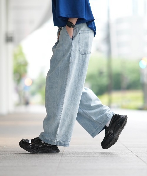 neez.（ニーズ）の「ルーズバギーワイドデニム（デニムパンツ）」 - WEAR