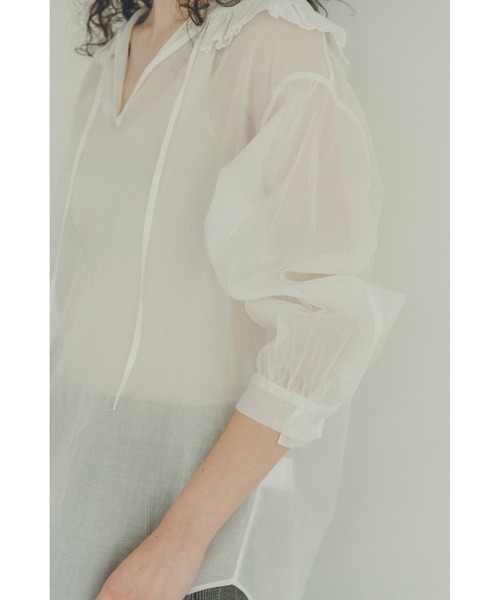Heriter（エリテ）の「オーガンジーフリルカラーブラウス（シャツ