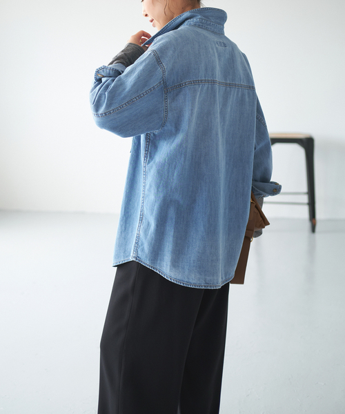 Spick & Span（スピックアンドスパン）の「ライトオンスデニムシャツ