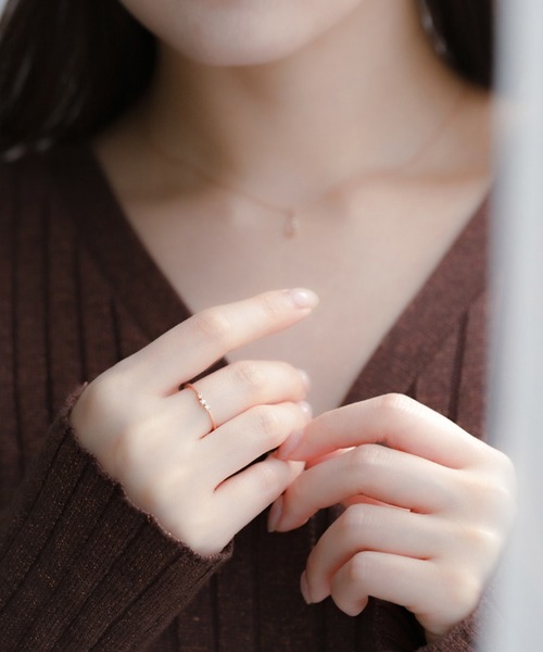 ESTELLE（エステール）の「K10 ピンクゴールド ダイヤモンド V字