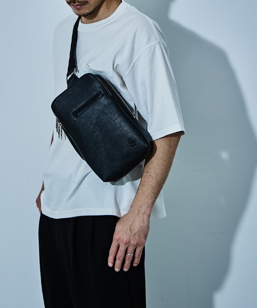 セール】D.KELLY フェイクレザーオープンポケットボディバッグ メンズ