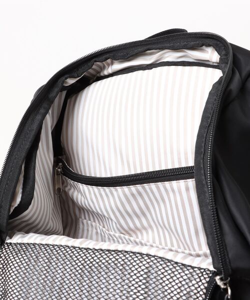 軽量・撥水 自立する大容量マザーズリュック 22L（マザーズバッグ