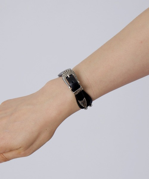 TOGA PULLA（トーガ プルラ）の「TOGA PULLA Beads leather bangle