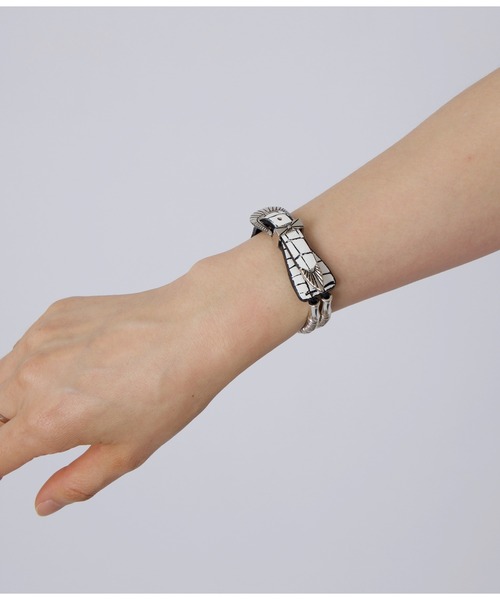 TOGA PULLA（トーガ プルラ）の「TOGA PULLA Beads leather bangle