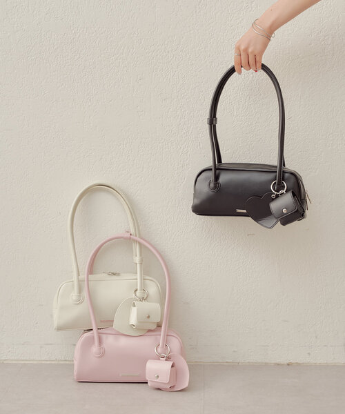 Chico（チコ）の「ハートチャーム付ロングスリーブボストンバッグ