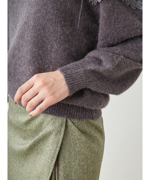 SNIDEL（スナイデル）の「レーストリミングオフショルプルオーバー