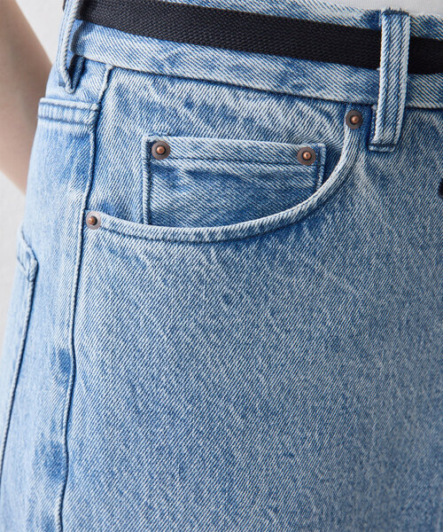 Whim Gazette（ウィムガゼット）の「センタープレスデニムパンツ