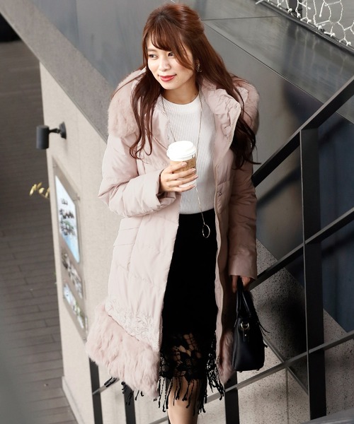 ラビットファーフードロングダウンコートキルティング素材（ダウン