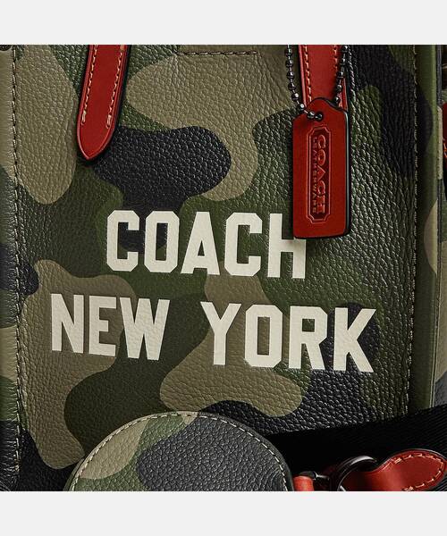 COACH（コーチ）の「リレー トート バッグ 17・カモ プリント アンド