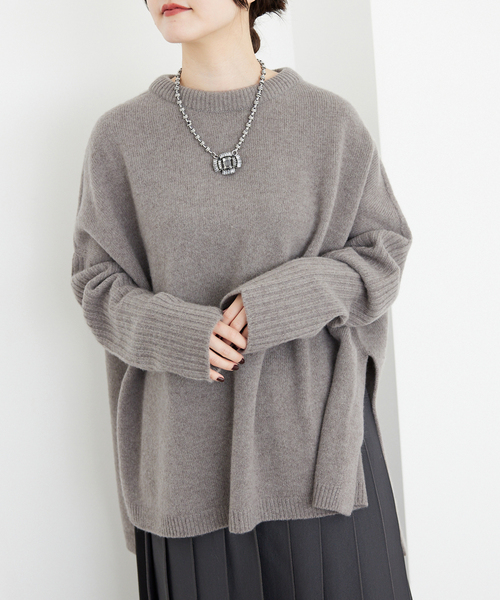 IENA（イエナ）の「ウールカシミヤ脇スリットクルーネックプルオーバー