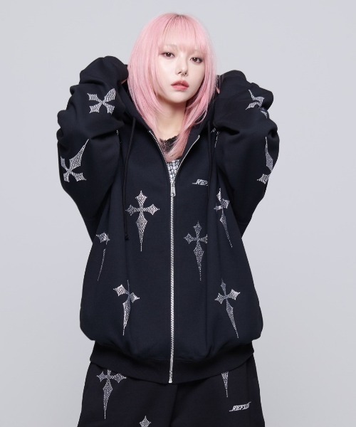 REFLEM（レフレム）の「『REFLEM/レフレム』クロス総柄ラインストーン