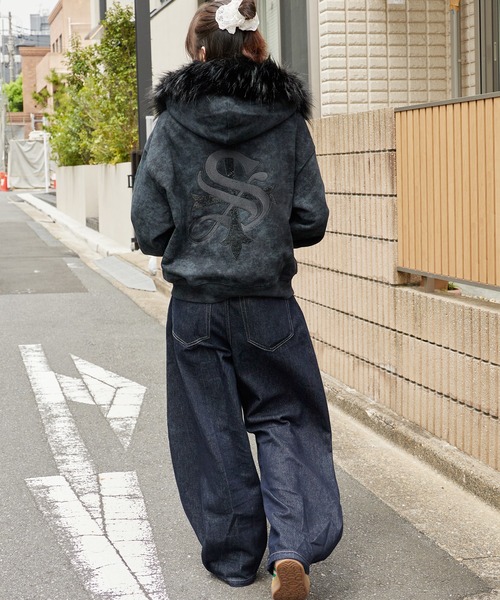 SUPPLIER（サプライヤー）の「SUPPLIER/サプライヤー Faux Fur Cross