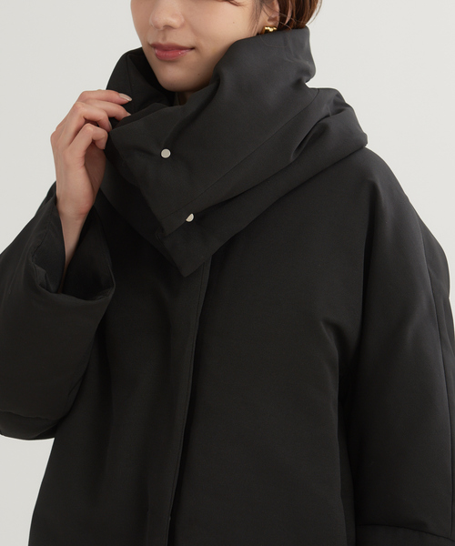 Rouge vif（ルージュヴィフ）の「マフラー付きグログランダウン