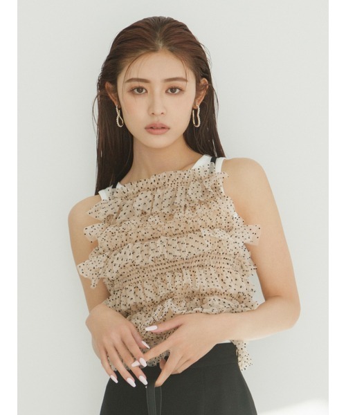 LILY BROWN（リリーブラウン）の「チュールラッフルフリルトップス