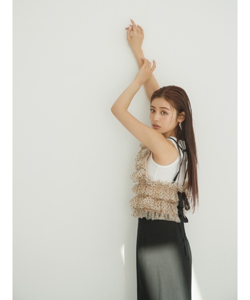 LILY BROWN（リリーブラウン）の「チュールラッフルフリルトップス