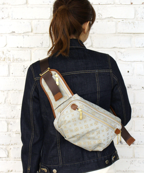 russet（ラシット）の「Special version.WEB LIMITED BAG ボディバッグ