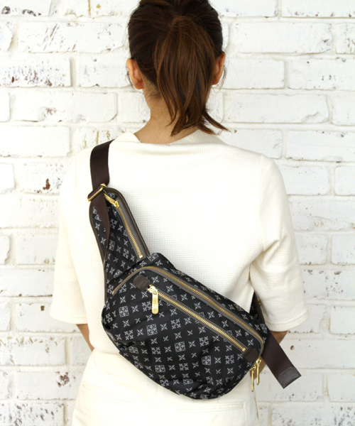 russet（ラシット）の「Special version.WEB LIMITED BAG ボディバッグ