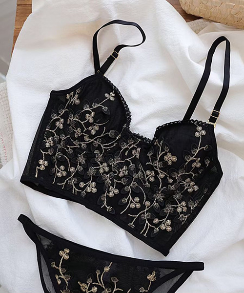 c.u.l（シーユーエル）の「【c.u.l】花柄刺繍コルセット風ブラショーツ