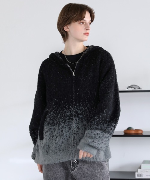 ROCHEM（ローシェン）の「ダブルジップグラデーションニットパーカー