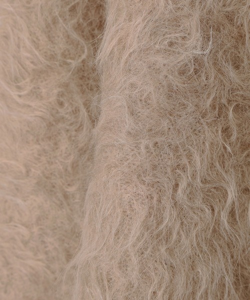 anuans（アニュアンス）の「スーリーアルパカショートニットプル