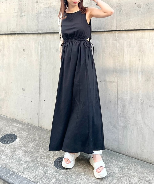 Chico（チコ）の「【REVIVAL/WEB限定】BACK開きデザインノースリロング